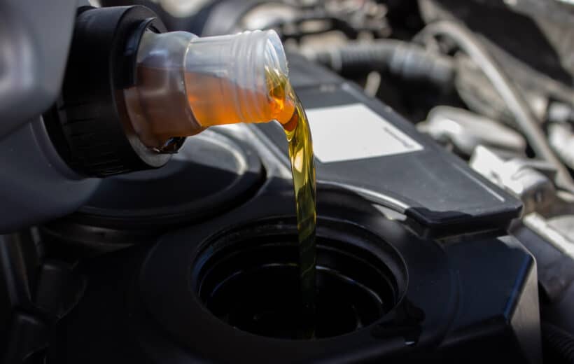 Refueling and pouring oil quality into the engine motor car Transmission and Maintenance Gear .